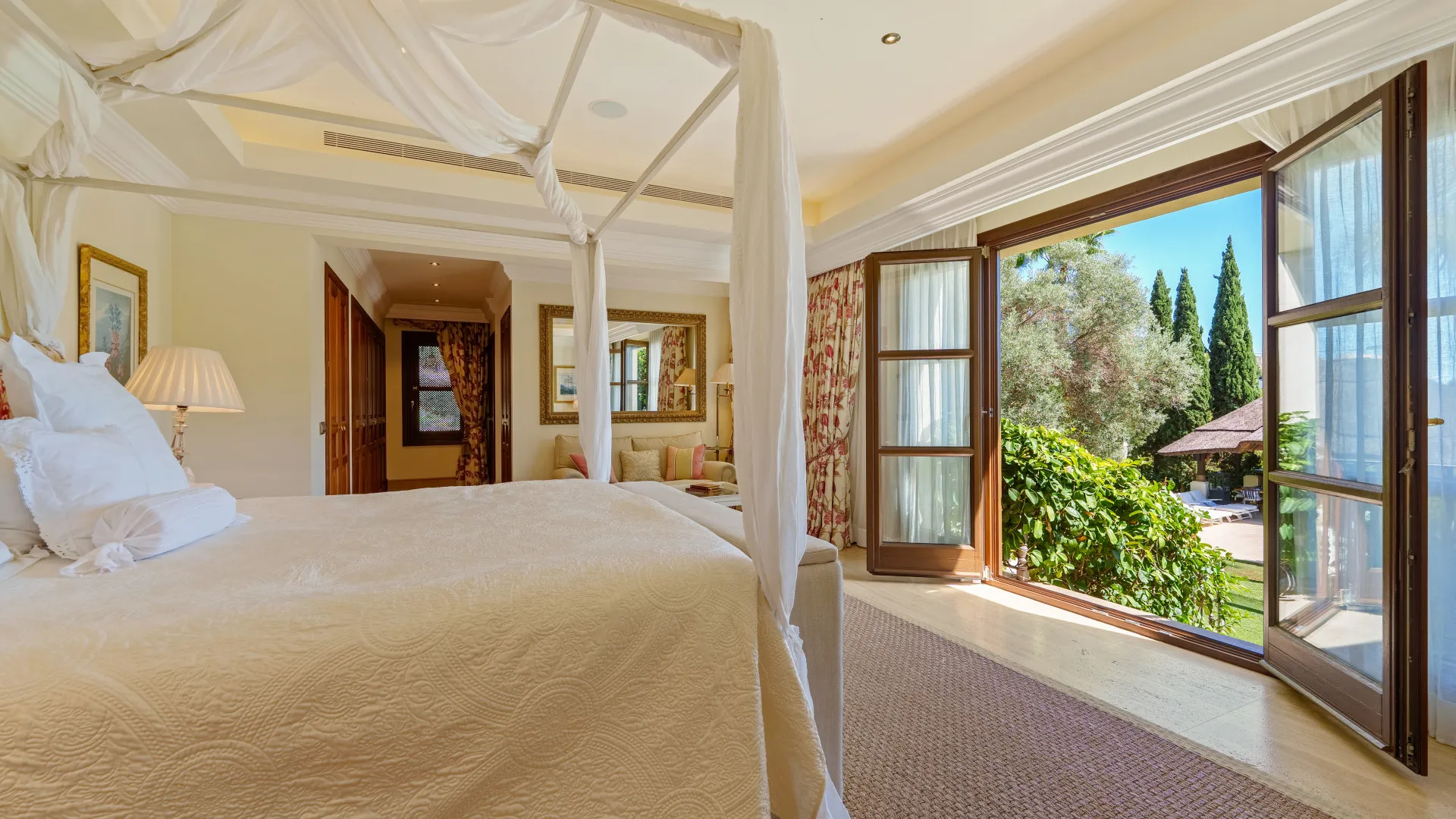 Las Lomas del Marbella Club, villa de 6 dormitorios en venta