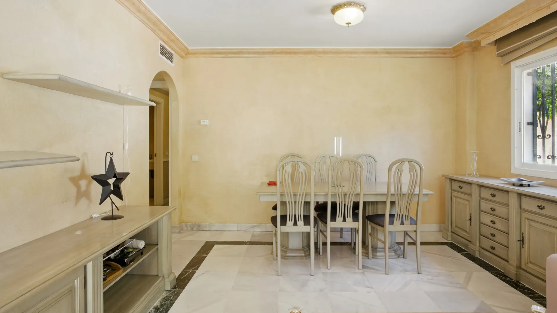 Apartamento planta baja en venta en Los Pinos de Nagüeles de 3 dormitorios