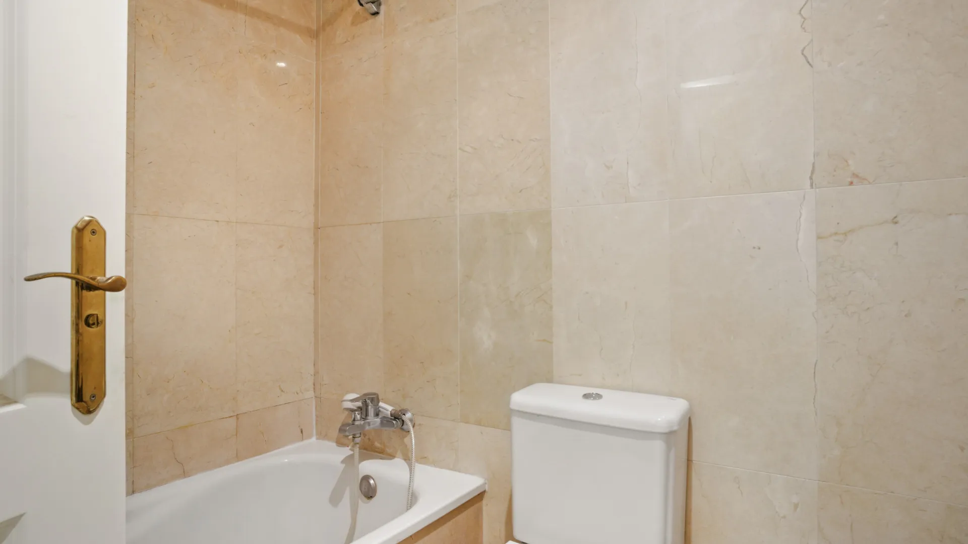 Apartamento planta baja en venta en Los Pinos de Nagüeles de 3 dormitorios