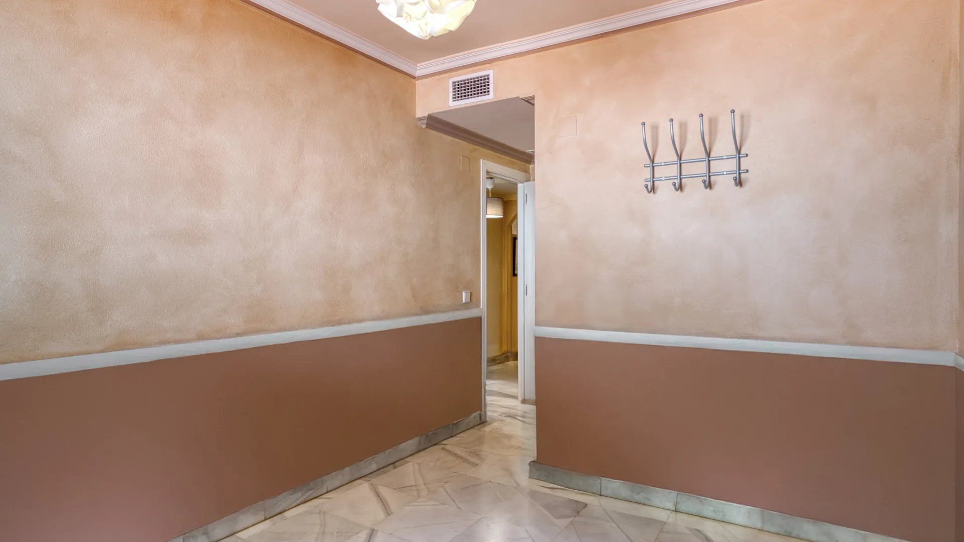 Apartamento planta baja en venta en Los Pinos de Nagüeles de 3 dormitorios