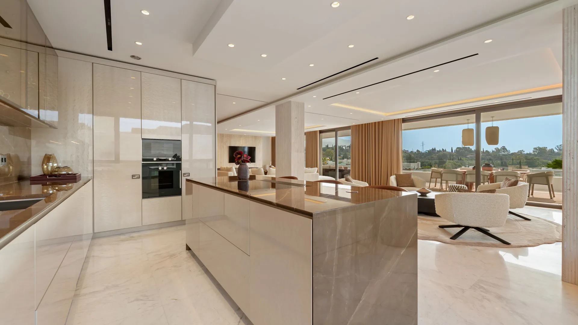 Atico duplex en venta con 4 dormitorios en Epic Marbella