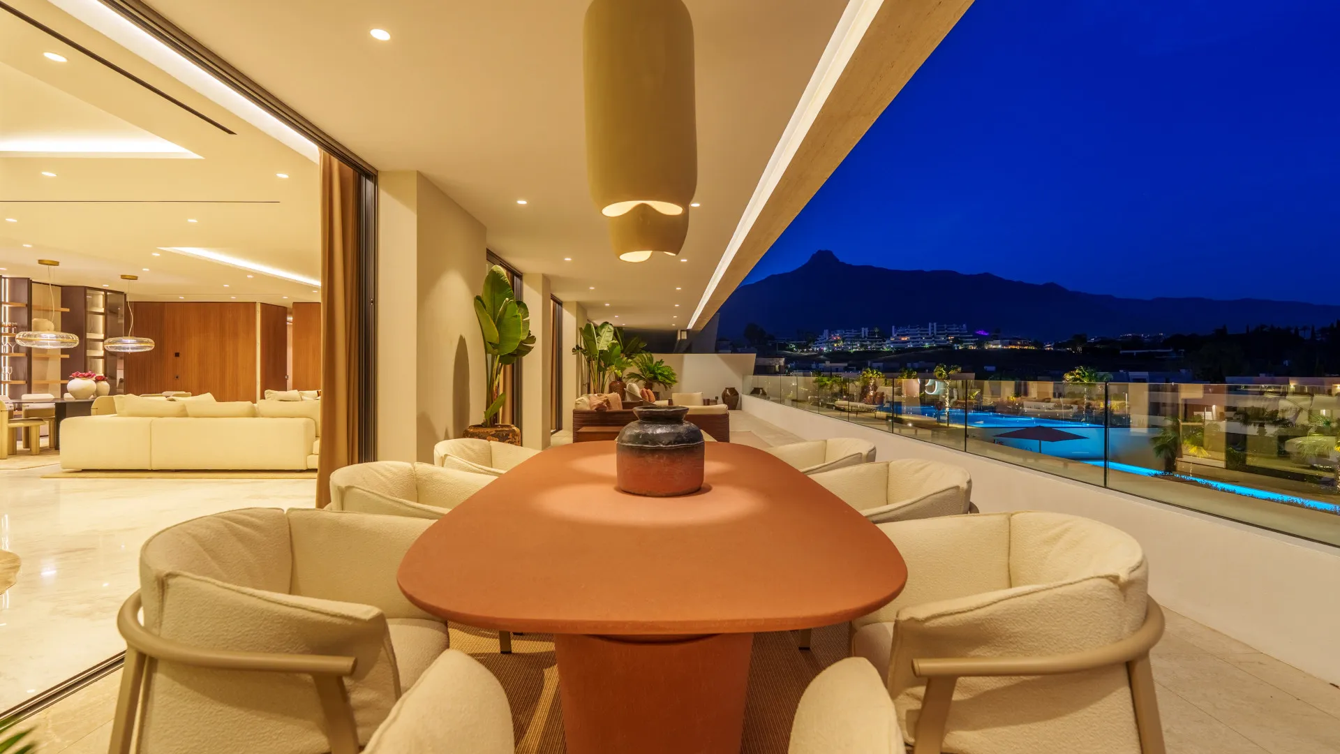 Atico duplex en venta con 4 dormitorios en Epic Marbella