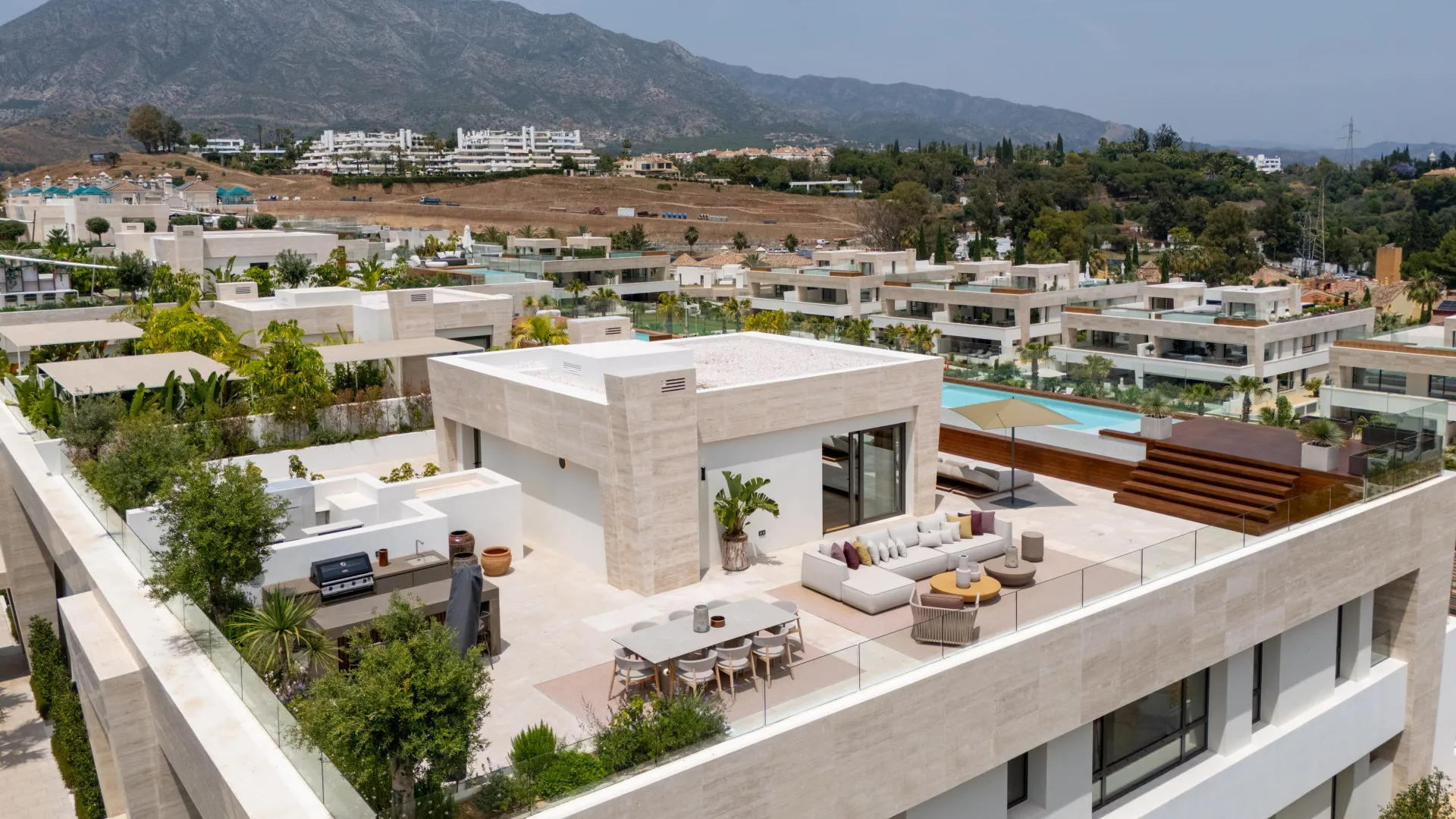 Atico duplex en venta con 4 dormitorios en Epic Marbella