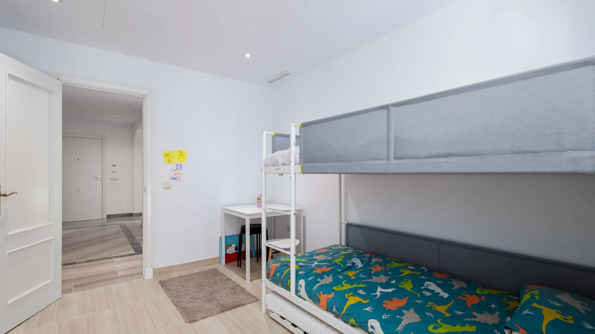 For sale ground floor apartment with 3 bedrooms in Hacienda Elviria