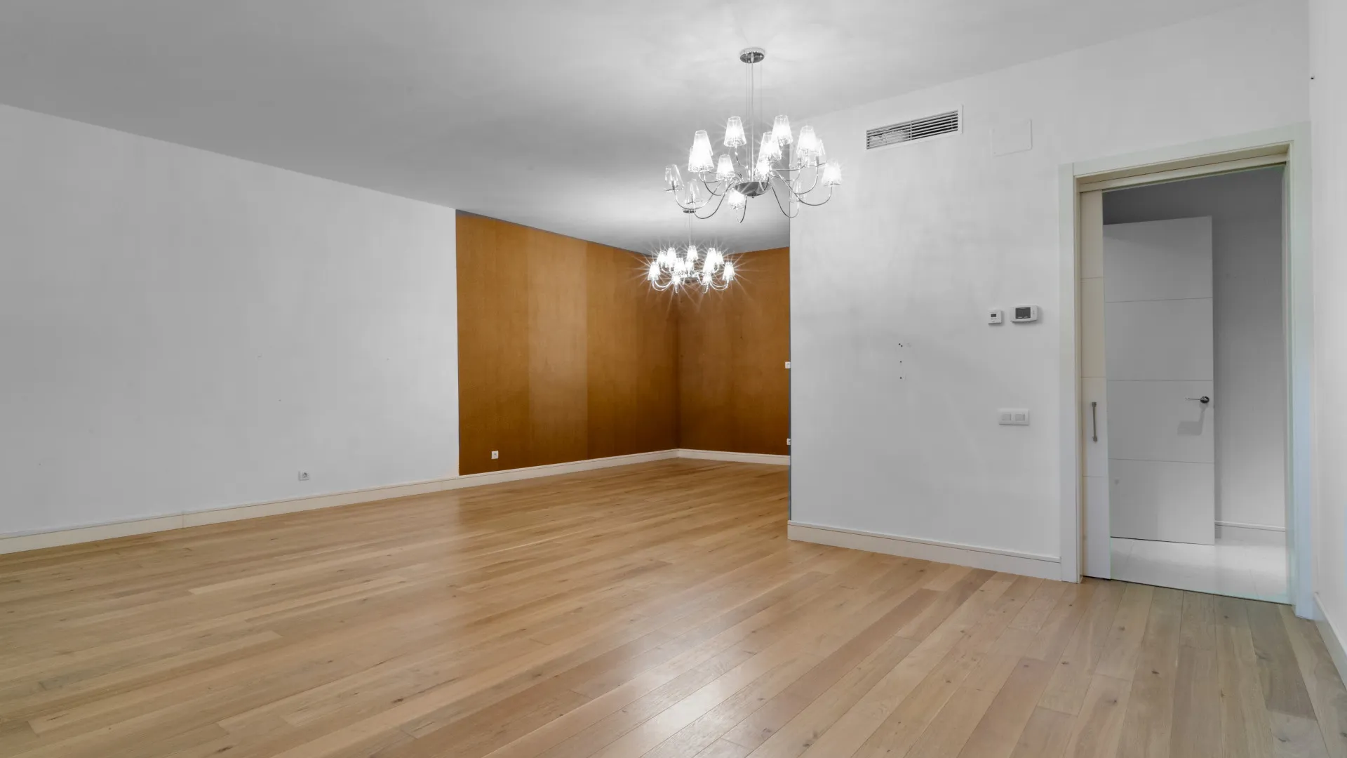 Villa a la venta en Lomas de Magna Marbella de 6 dormitorios