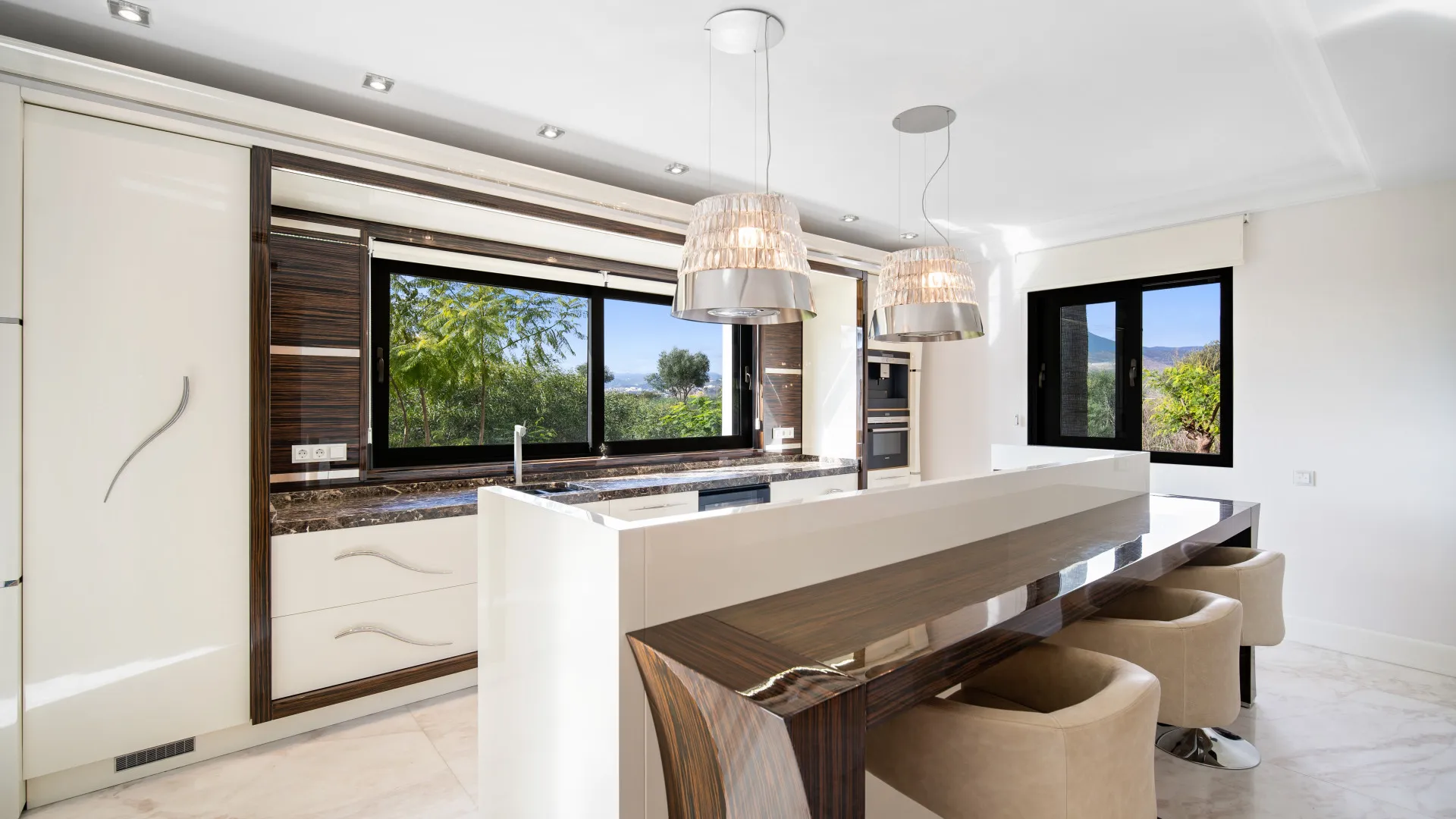 Villa a la venta en Lomas de Magna Marbella de 6 dormitorios