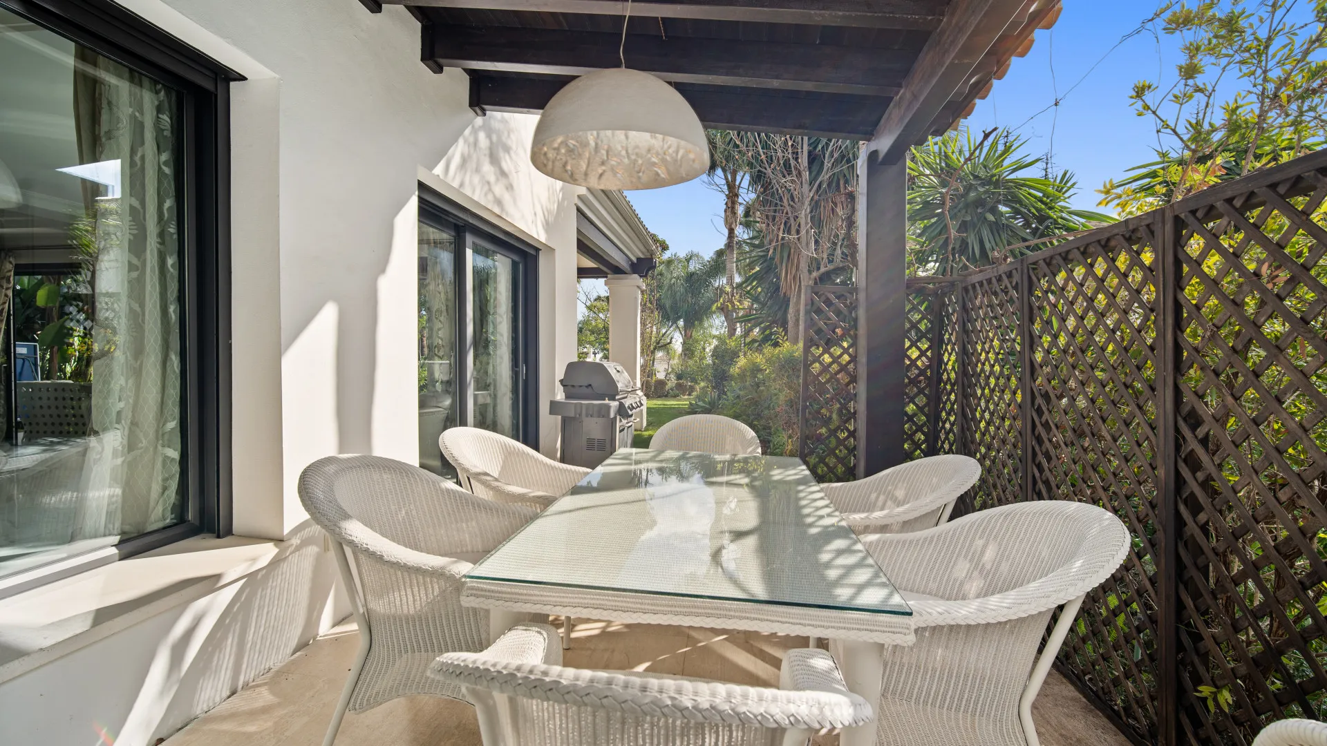 Villa a la venta en Lomas de Magna Marbella de 6 dormitorios