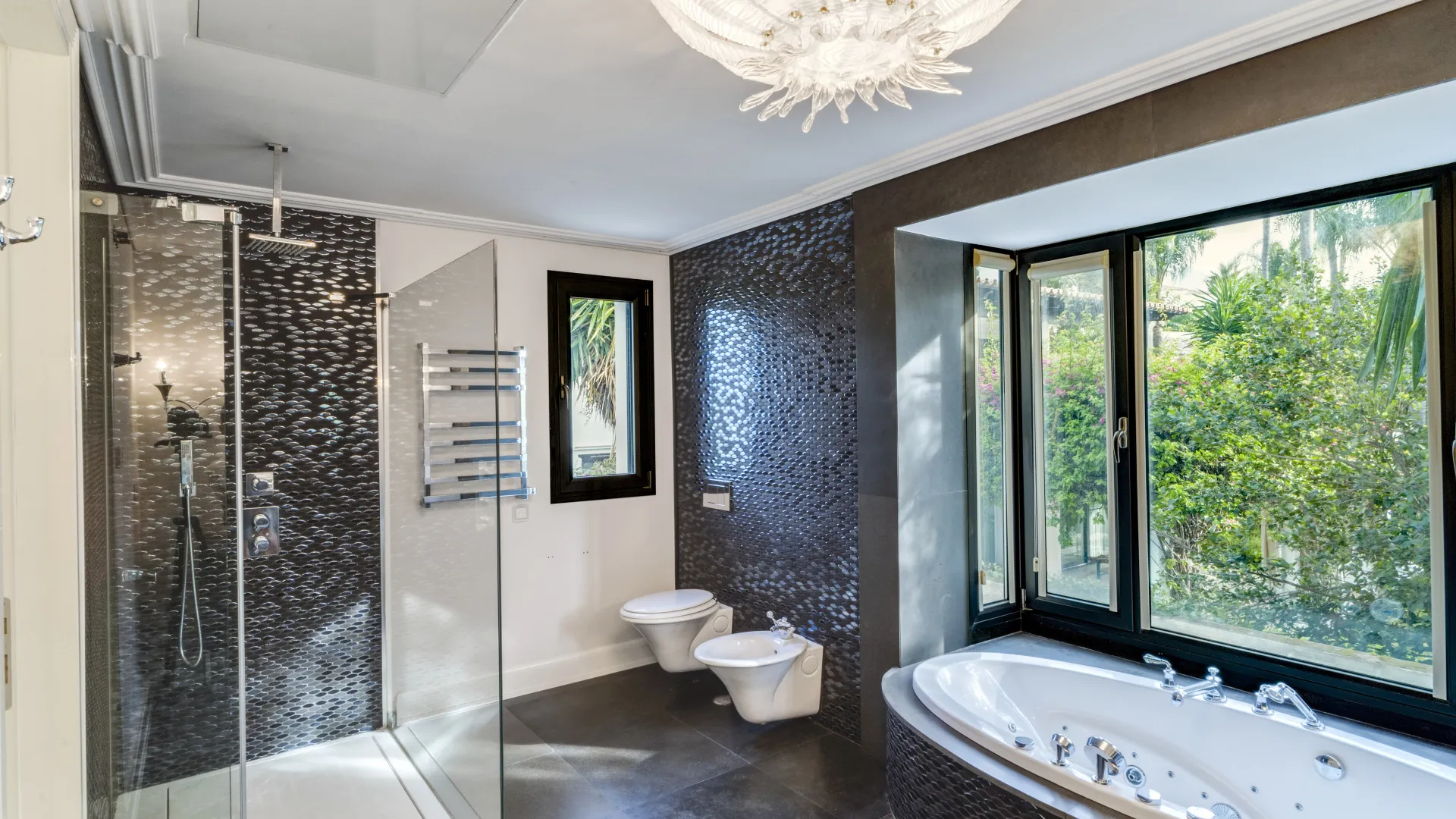 Villa a la venta en Lomas de Magna Marbella de 6 dormitorios