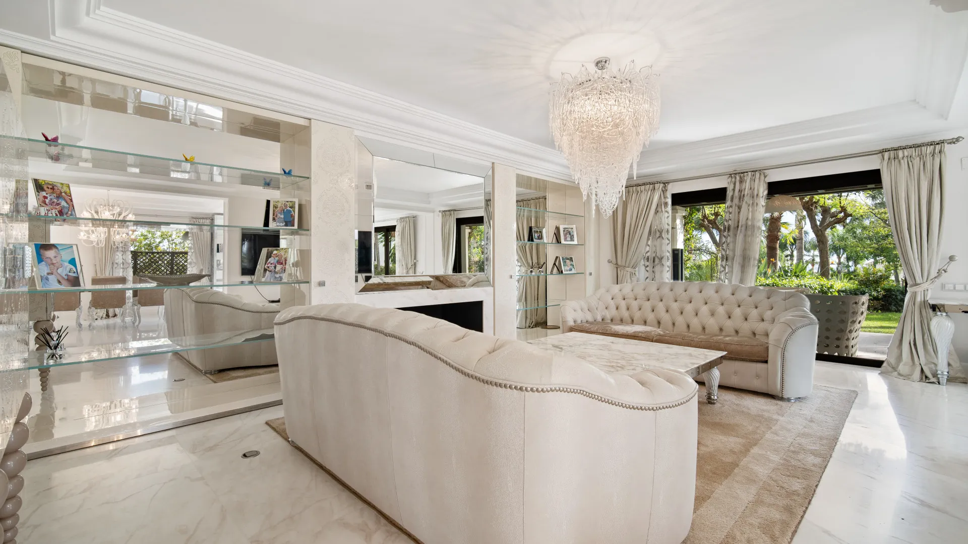 Villa a la venta en Lomas de Magna Marbella de 6 dormitorios