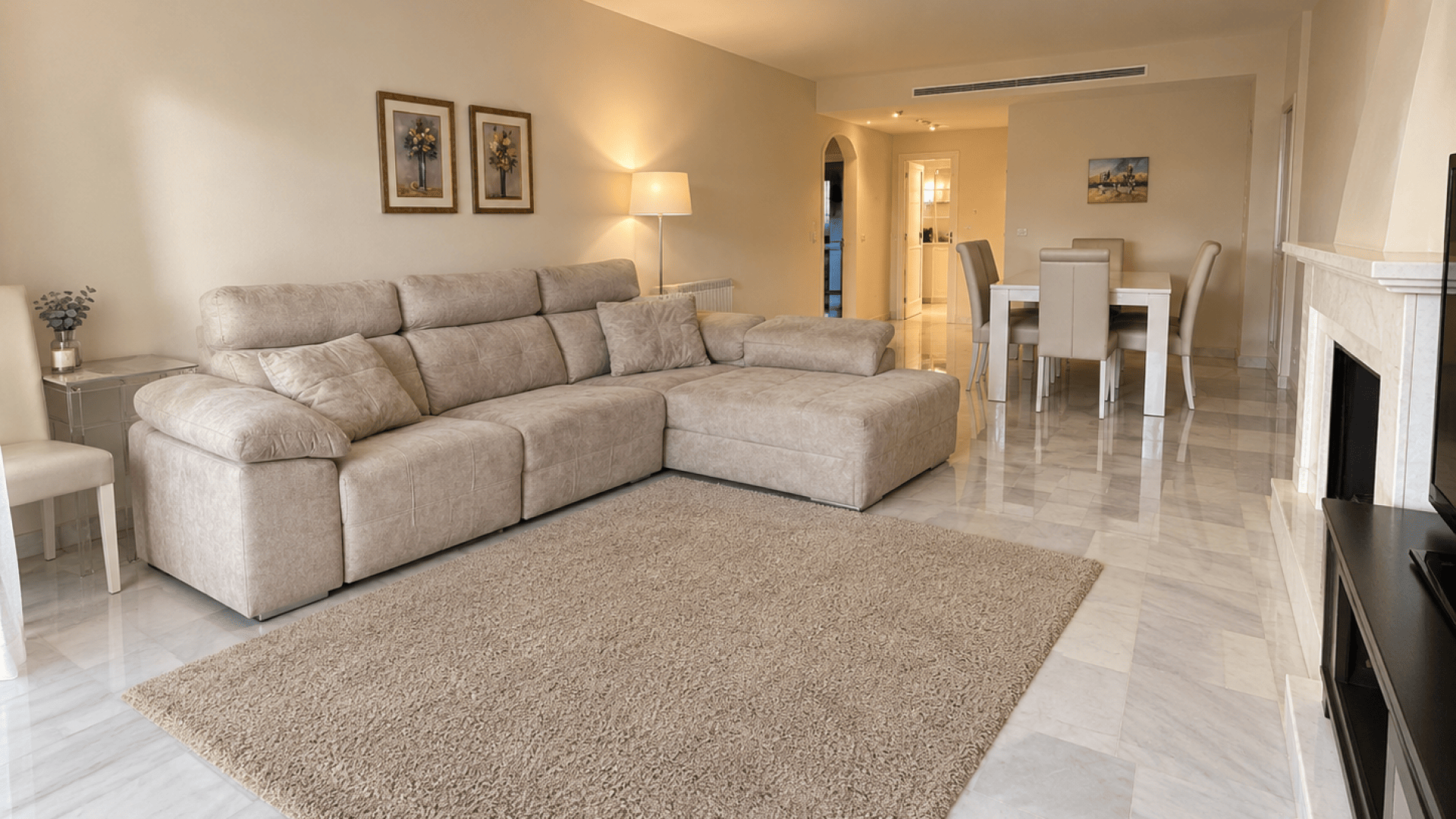 2 bedrooms garden apartment in Puerto Banús, walking distance to the beach