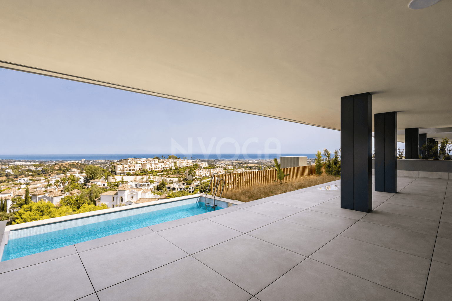 Ready to be turned into your dream home - 3 bedrooms ground floor apartment with private pool and the garden