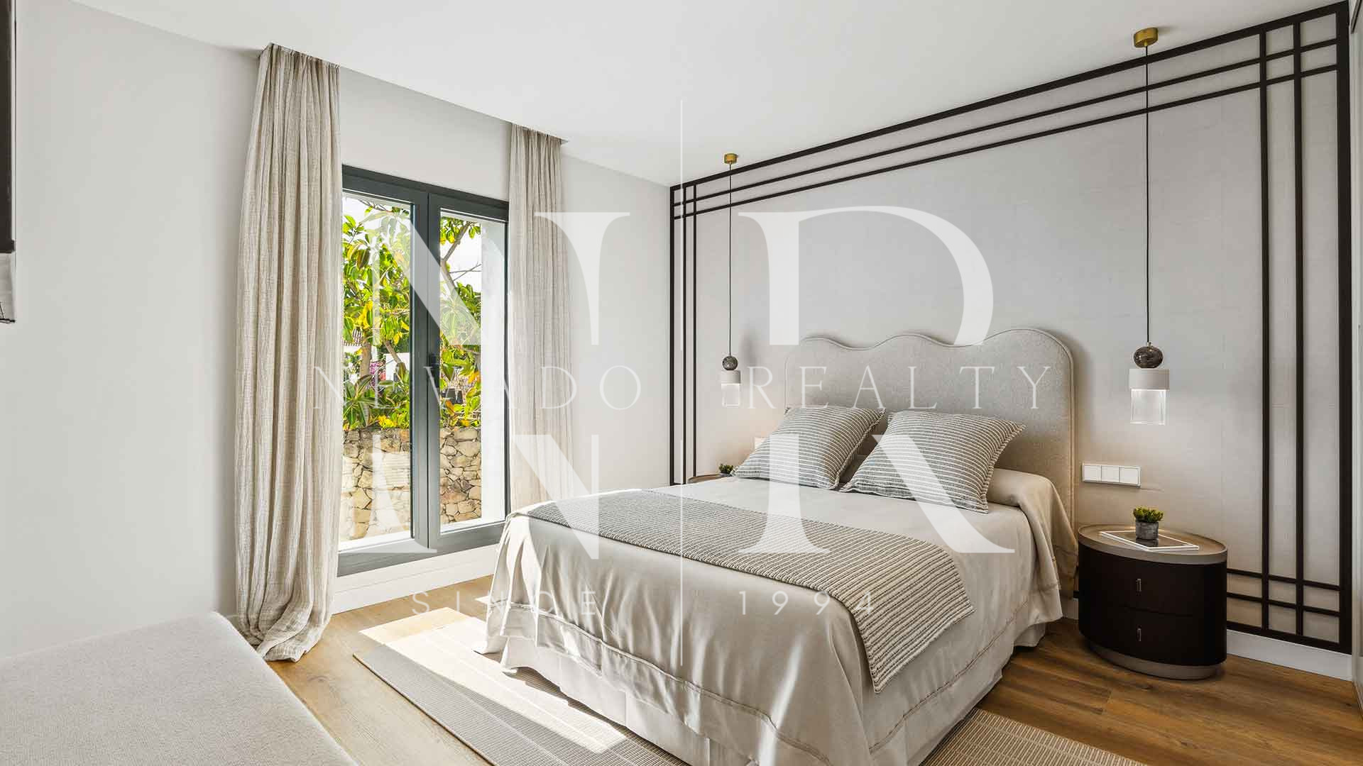 Villa in Los Naranjos Golf with sea views for sale