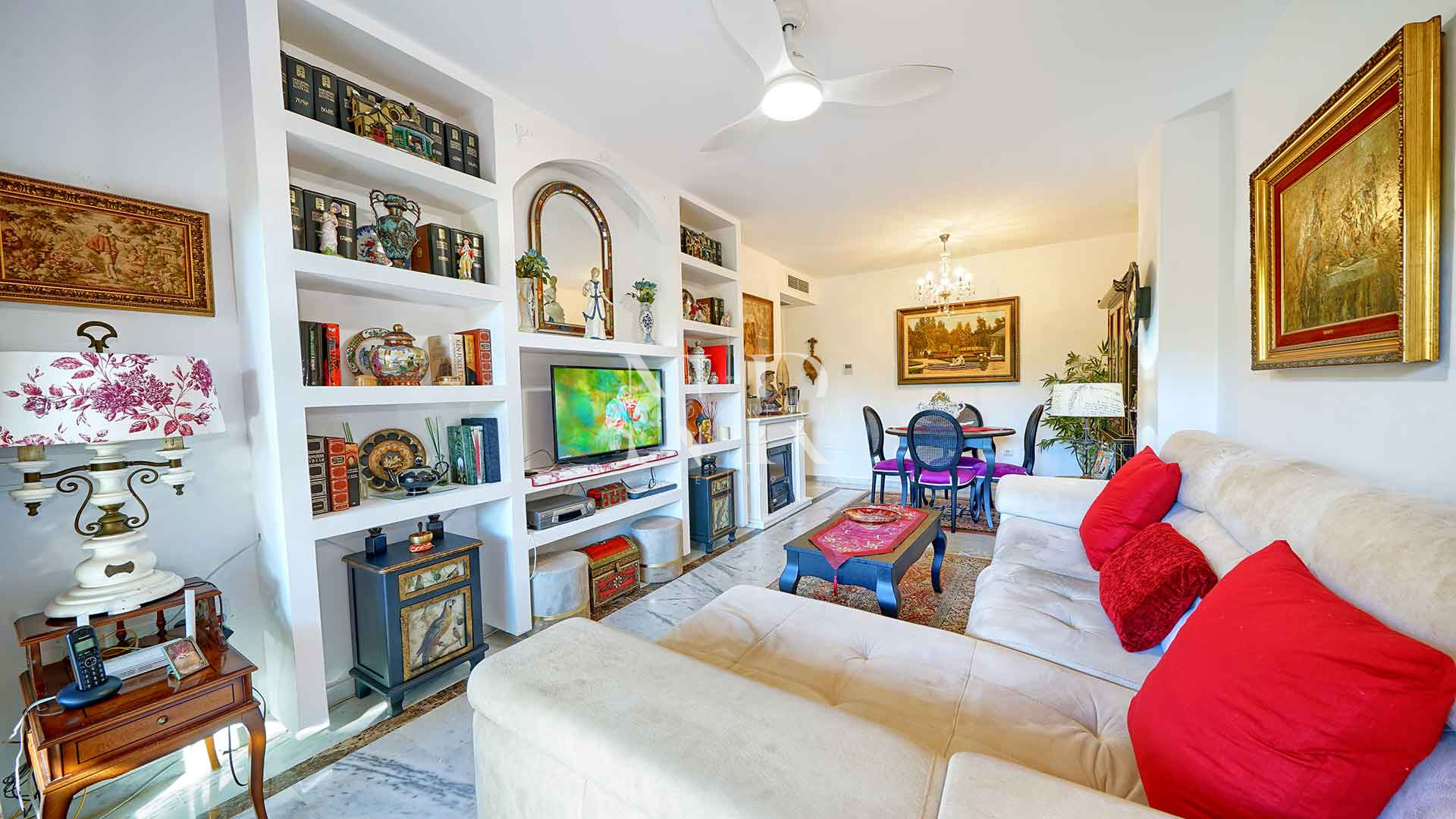 Appartement au rez-de-chaussée dans l'urbanisation Costa Nagueles III avec jardin privé à vendre