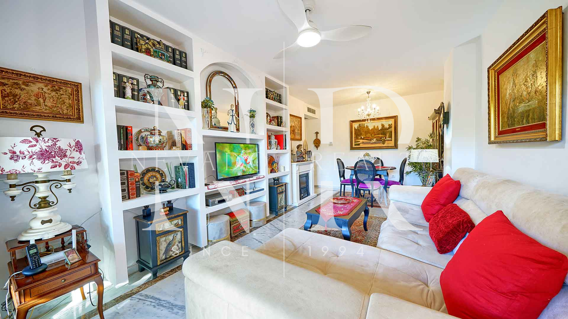 Appartement au rez-de-chaussée dans l'urbanisation Costa Nagueles III avec jardin privé à vendre
