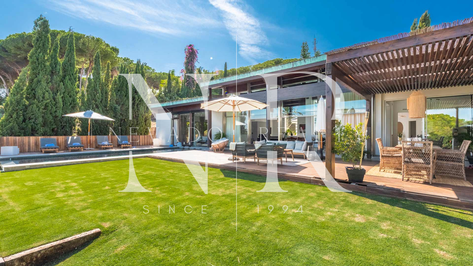 Balinese style villa in Las Brisas Golf with panoramic views for sale