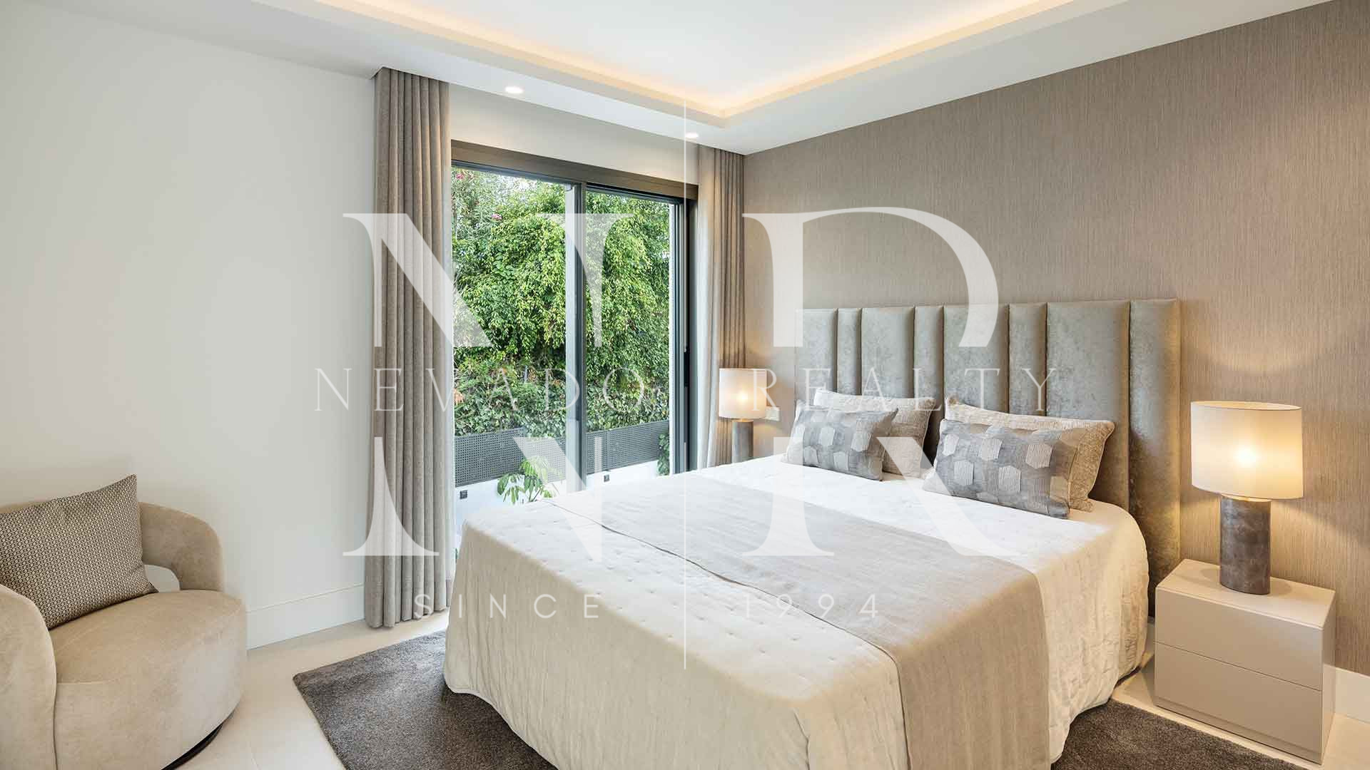 Villa in Nueva Andalucia in Las Brisas Golf with panoramic views for sale