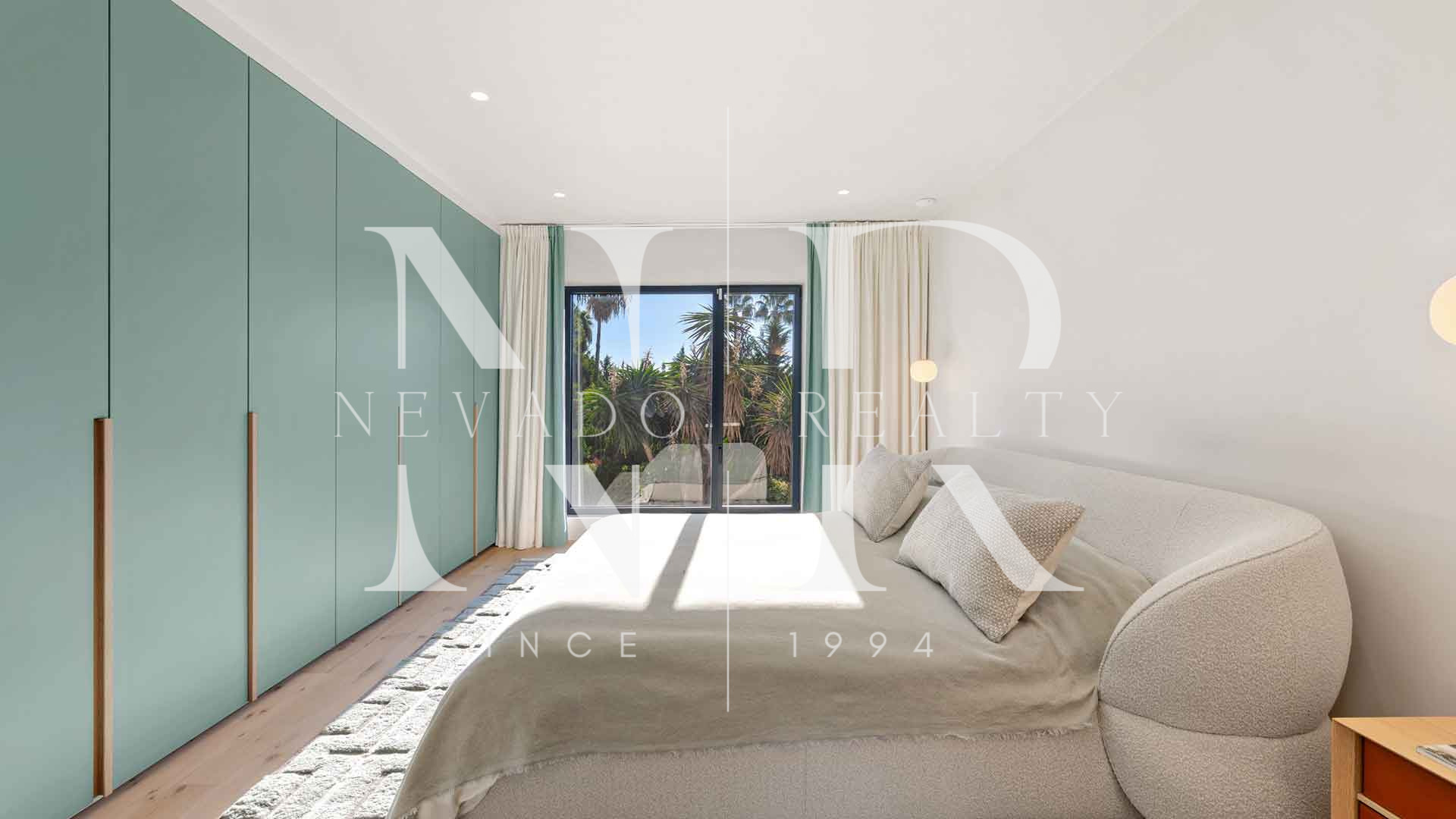Villa en Las Brisas Nueva Andalucía junto al golf en venta