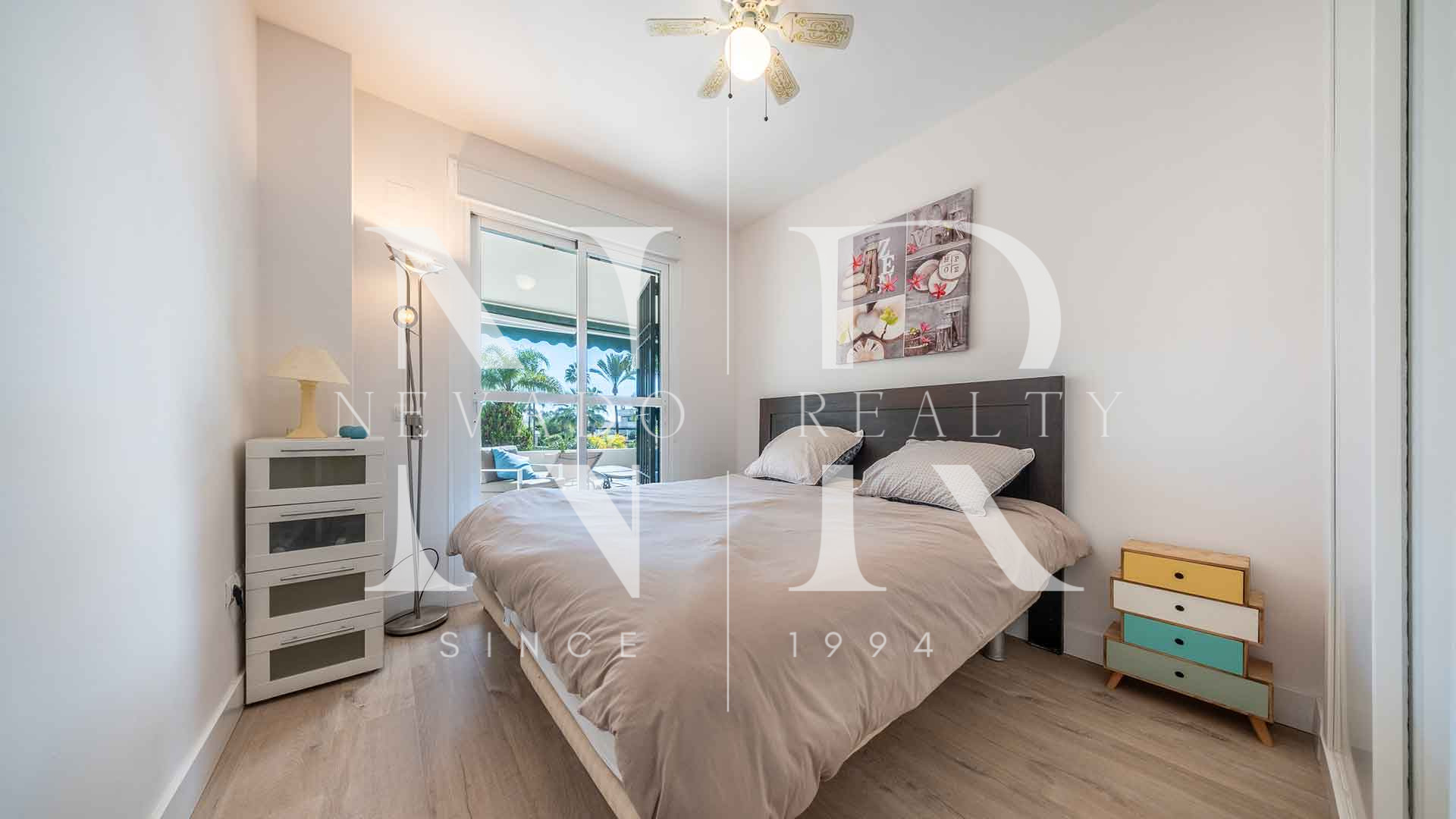 Appartement rénové à vendre dans le complexe résidentiel Locrimar