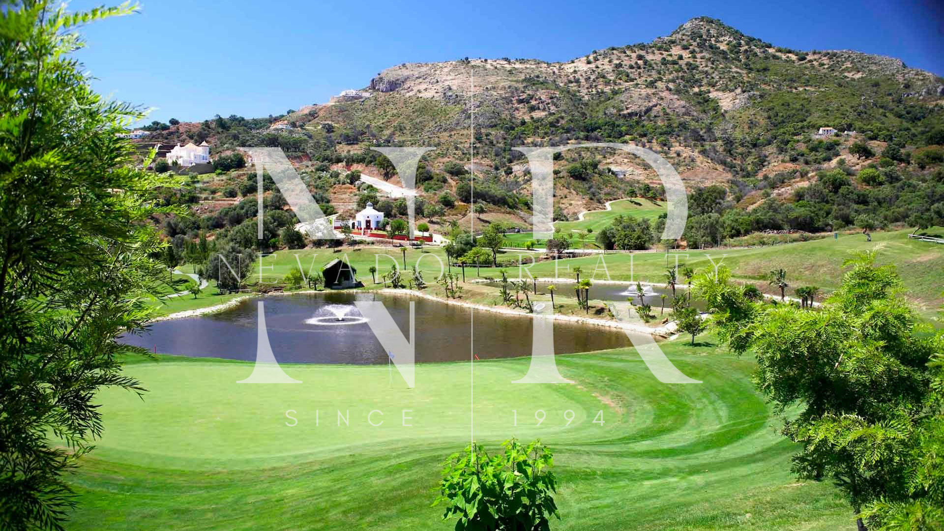 Newly built villa in La Quinta with sea views for sale