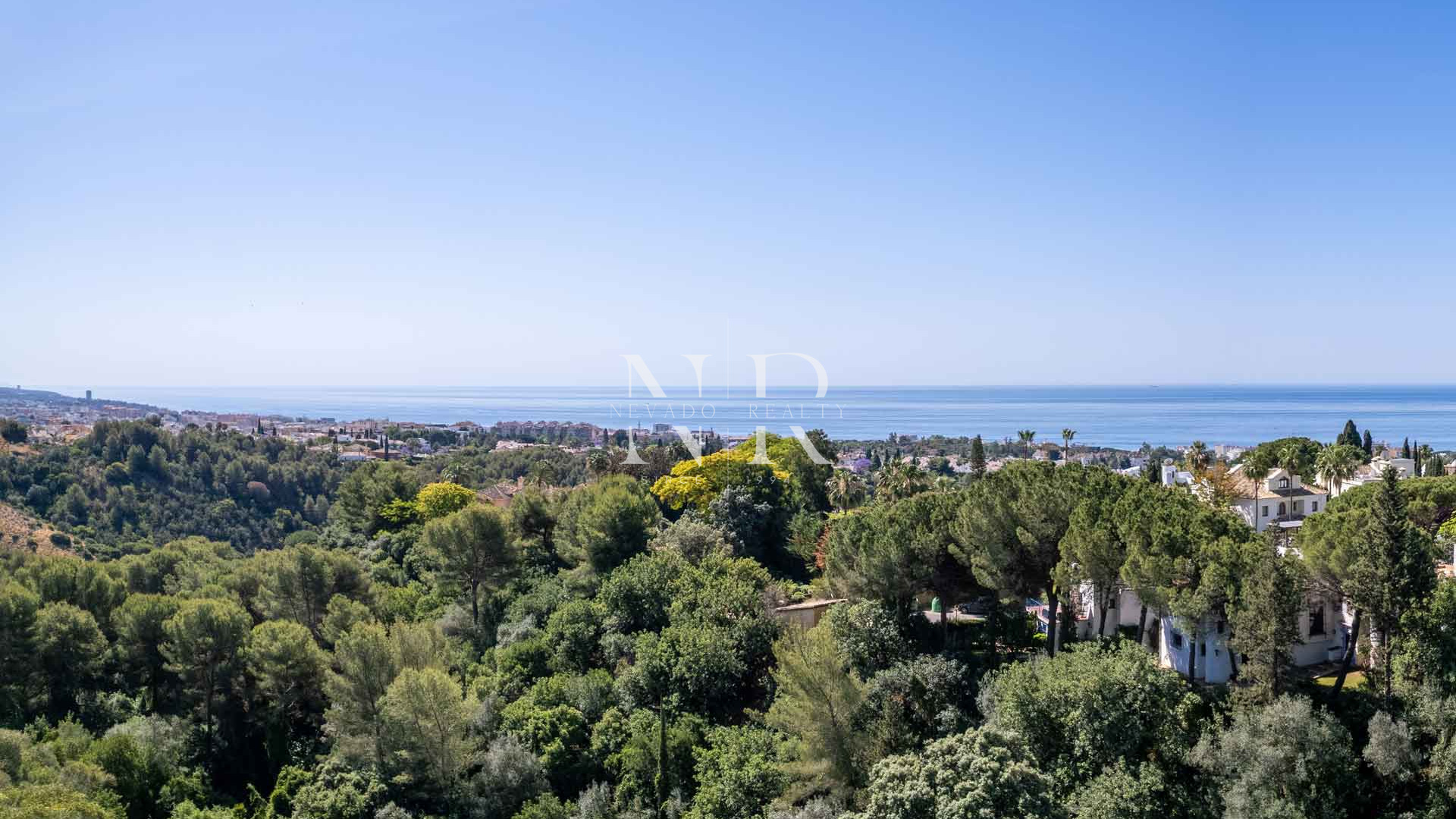 Newly built villa in Urbanisation Cascada de Camoján with panoramic sea views for sale