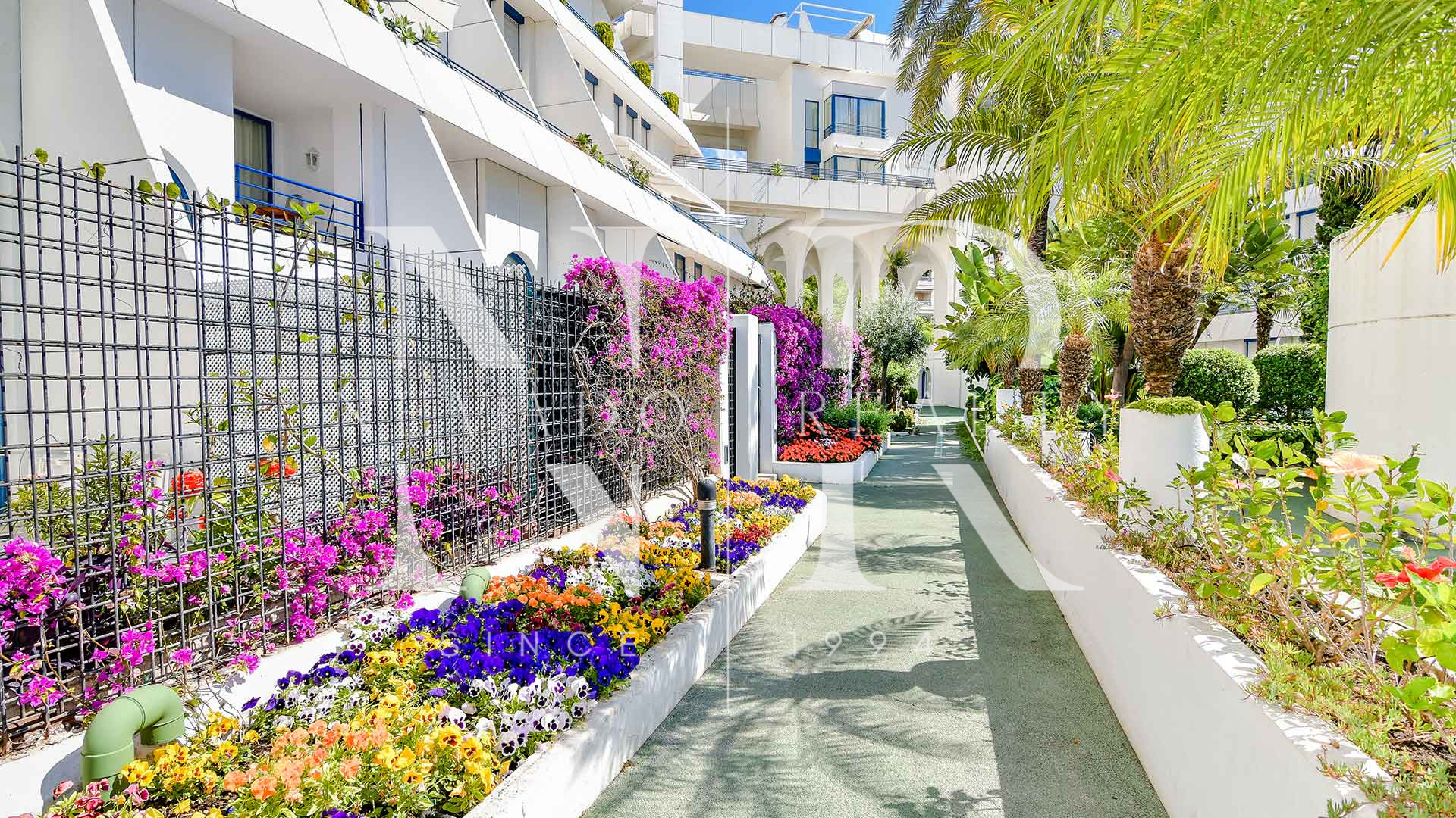 Ático en Urbanización Marbella House con vistas al mar en alquiler de corta temporada