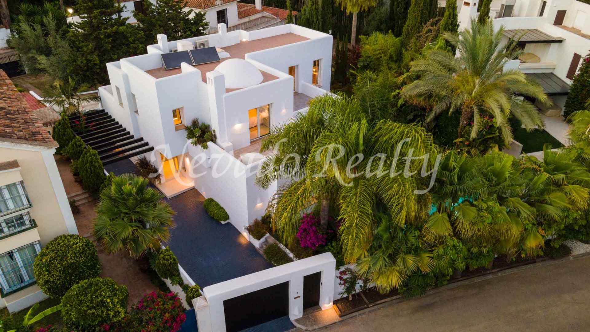 Villa in urbanization Casablanca, Marbella Golden Mile for sale