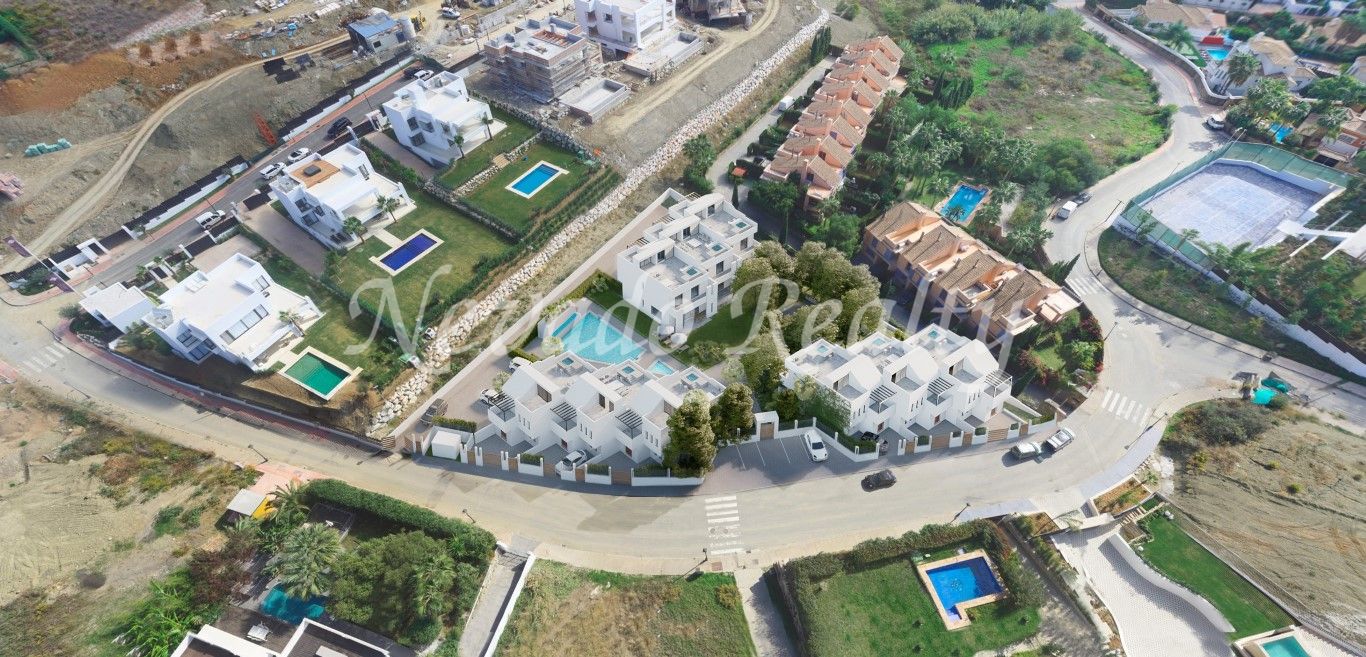 Development of 9 semi-detached houses in Nueva Andalucía