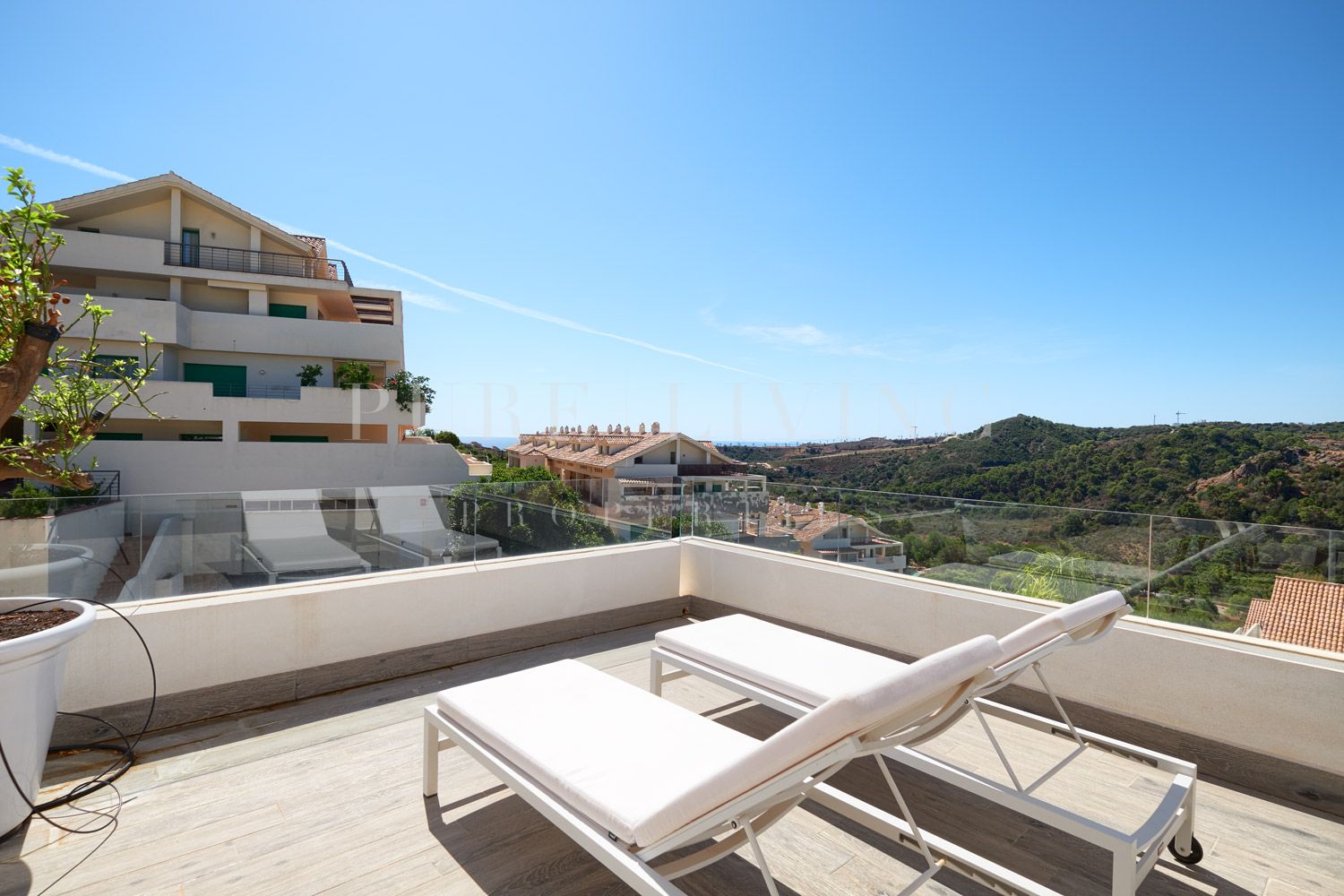 Superb Two Bedroom Apartment In Ocean Hills Estepona