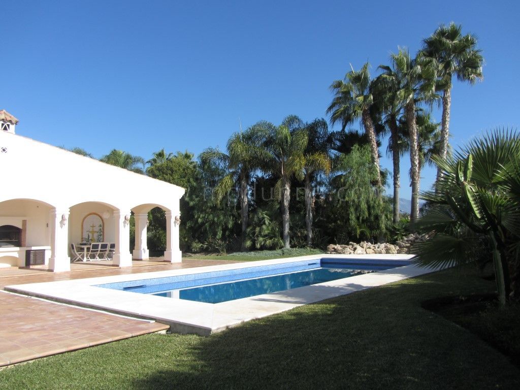 Charming 4bedroom Villa for Sale in Bel Air, Estepona