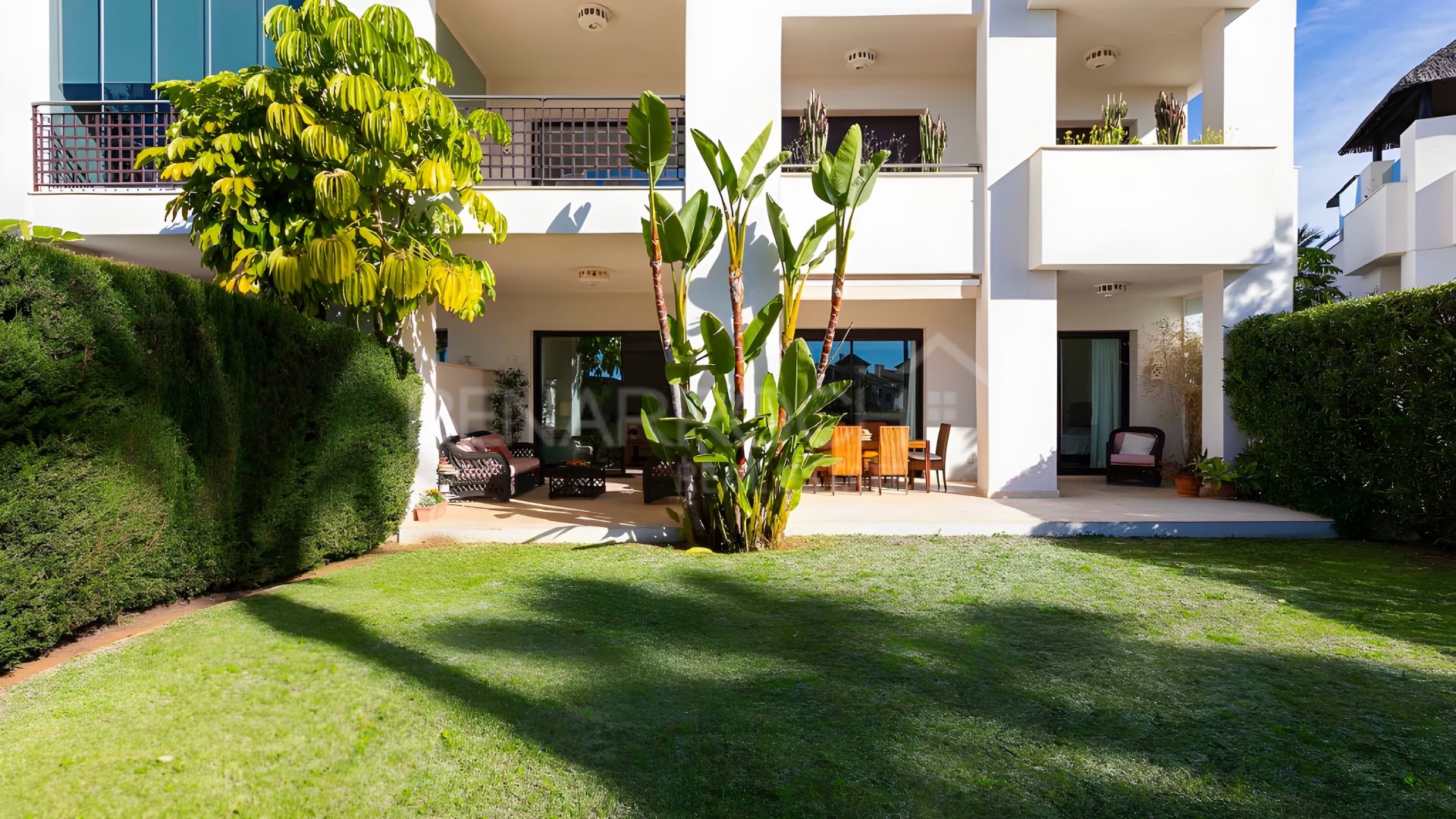 Ground floor apartment in Mirador del Paraiso, Benahavis