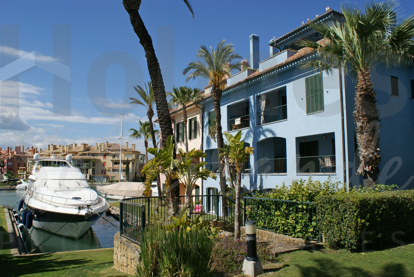 Super Duplex Apartment With Great Views Of The Inner Marina Close To El Octogono Beach And Tennis Clubs