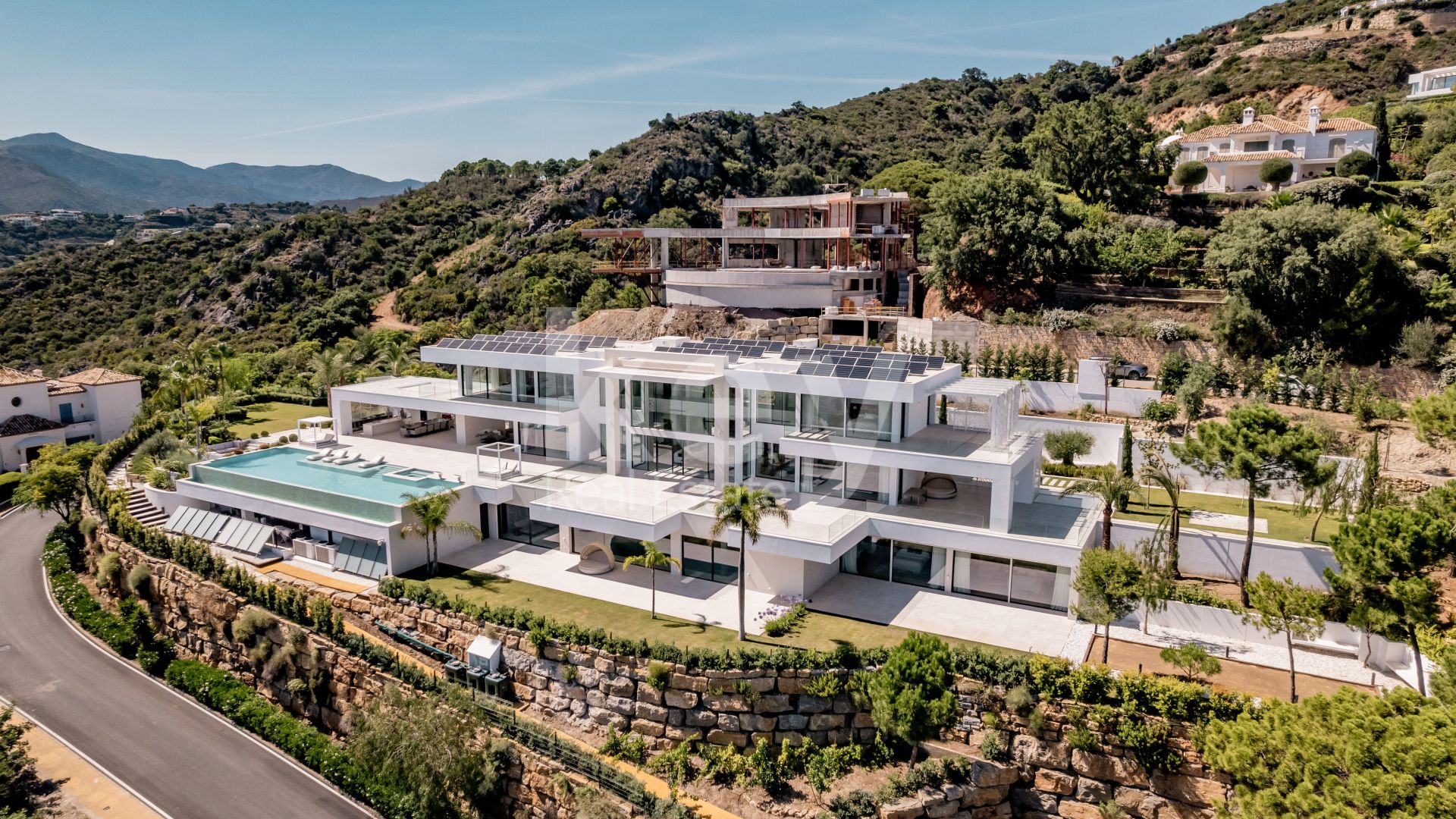 Роскошная вилла на продажу в Marbella Club Golf Resort с захватывающими панорамными видами