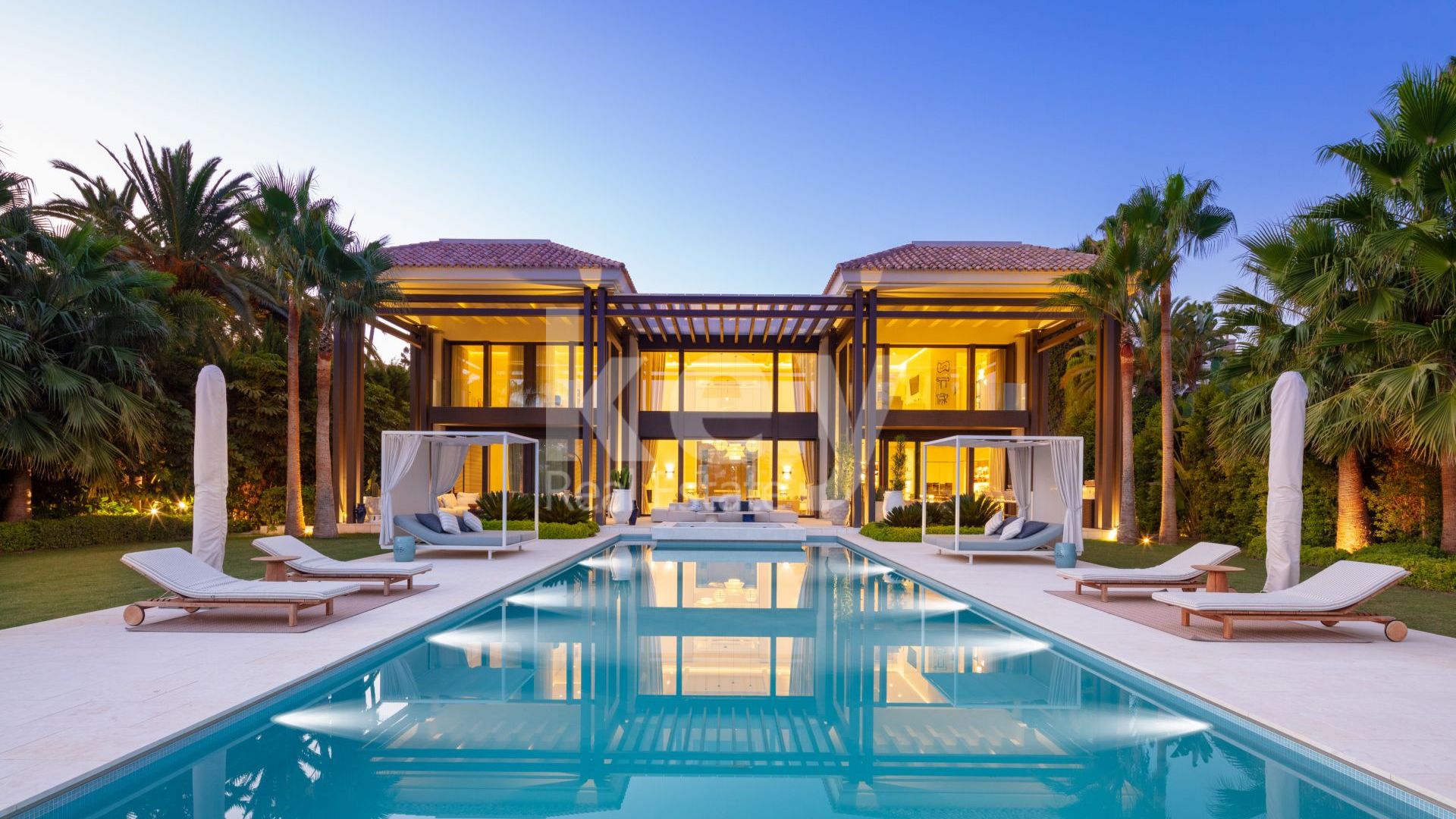 Magnificent and modern mega frontline golf mansion located in La Cerquilla, Nueva Andalucia Marbella