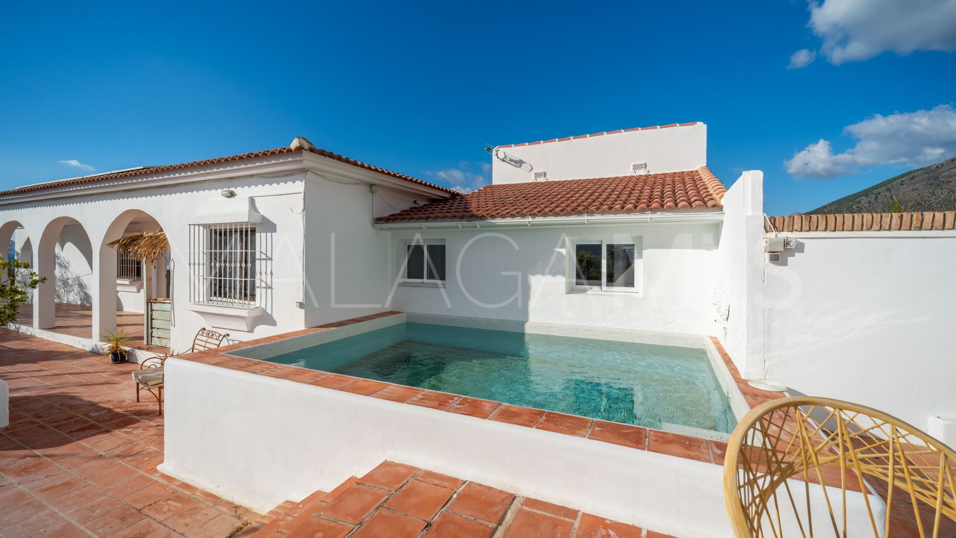 Buy Canillas de Aceituno 4 bedrooms country house