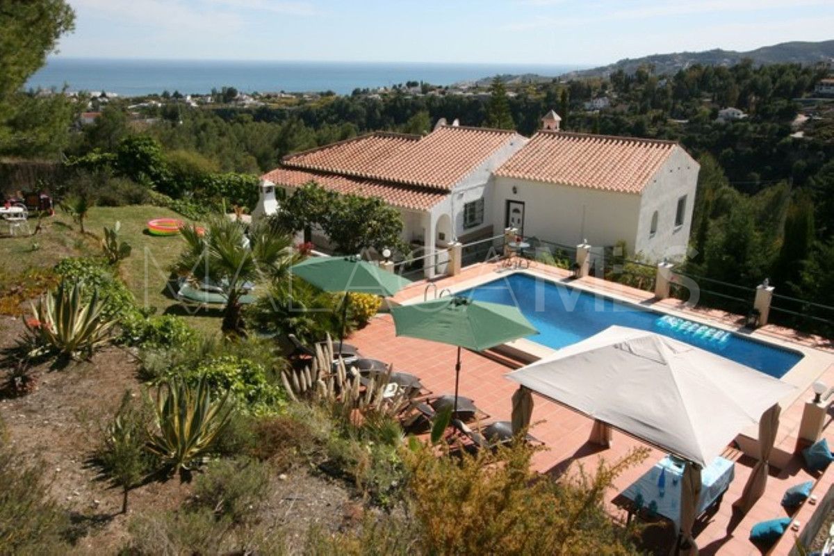 Villa for sale in Nerja
