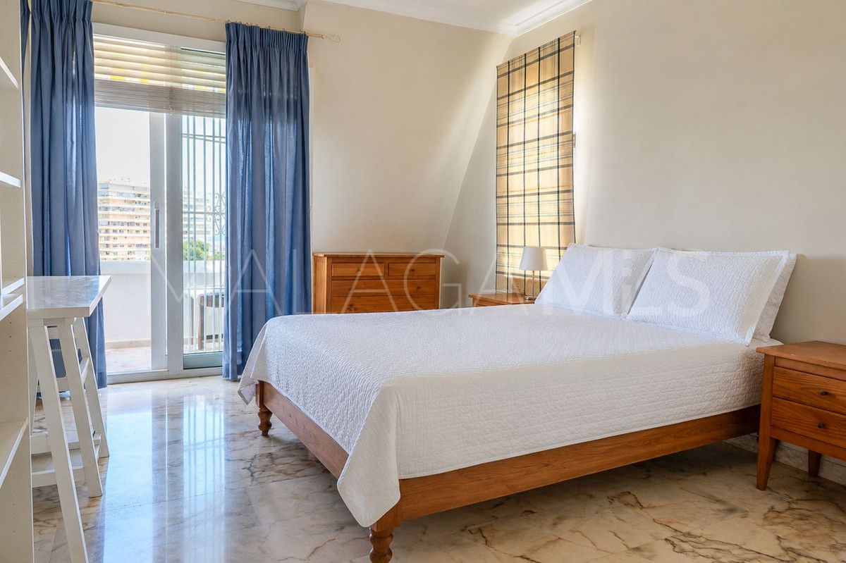Torrequebrada, adosado with 5 bedrooms for sale
