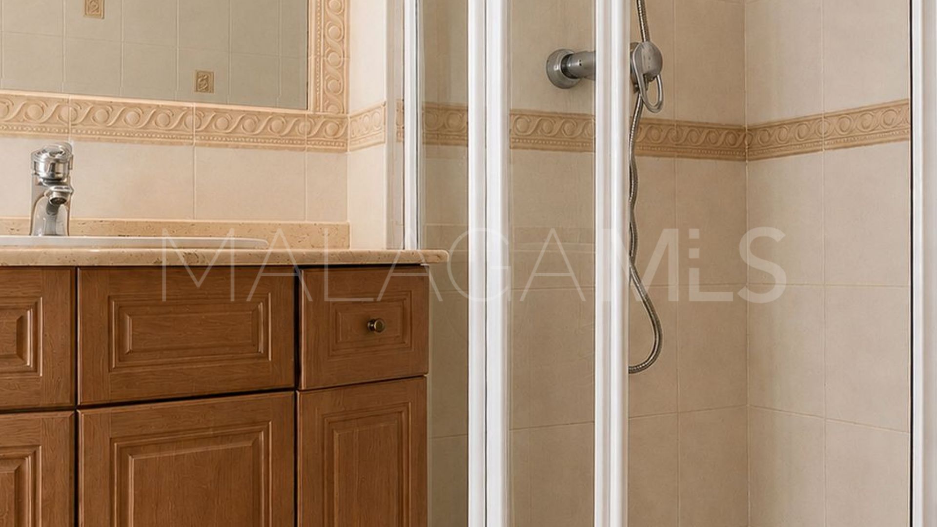 Torrequebrada, adosado with 5 bedrooms for sale