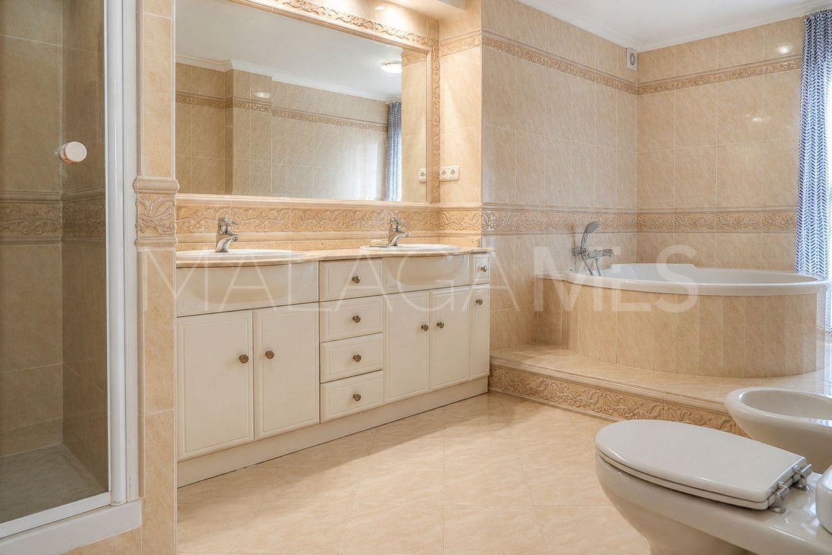 Torrequebrada, adosado with 5 bedrooms for sale