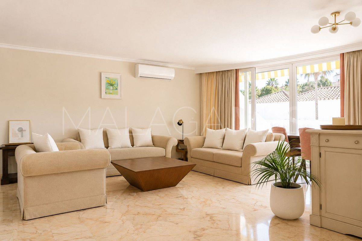 Torrequebrada, adosado with 5 bedrooms for sale