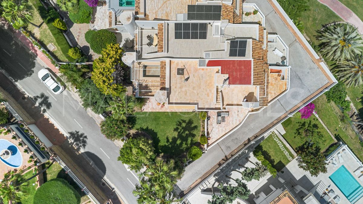 Torrequebrada, adosado with 5 bedrooms for sale