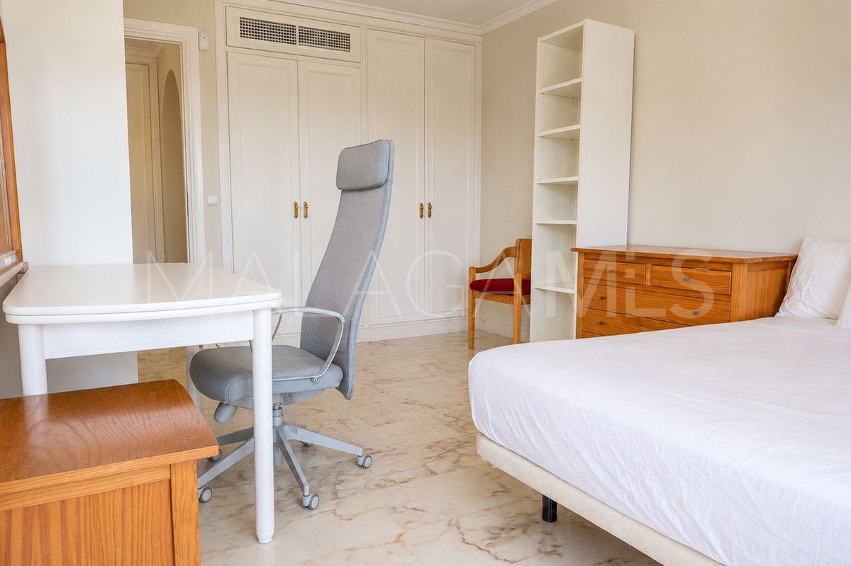 Torrequebrada, adosado with 5 bedrooms for sale