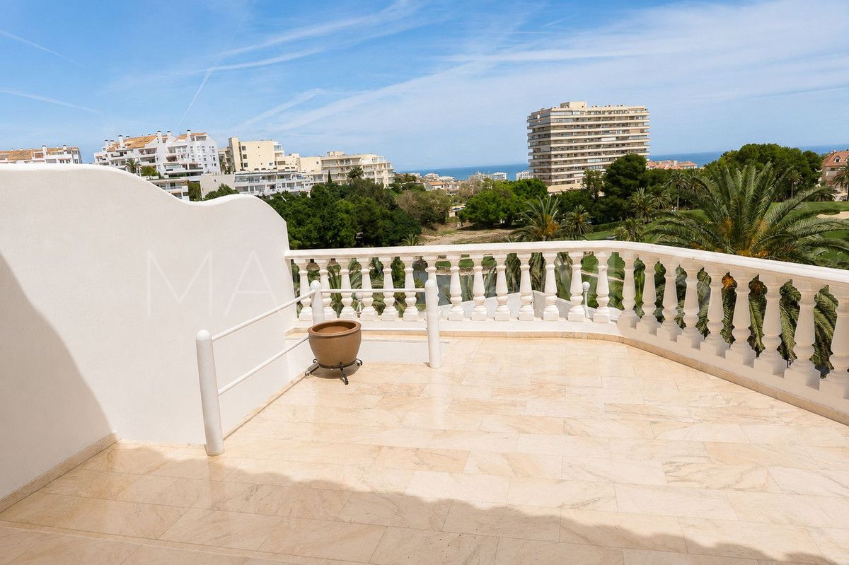 Torrequebrada, adosado with 5 bedrooms for sale