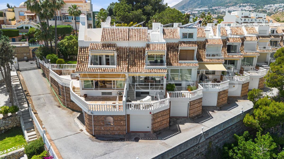 Torrequebrada, adosado with 5 bedrooms for sale