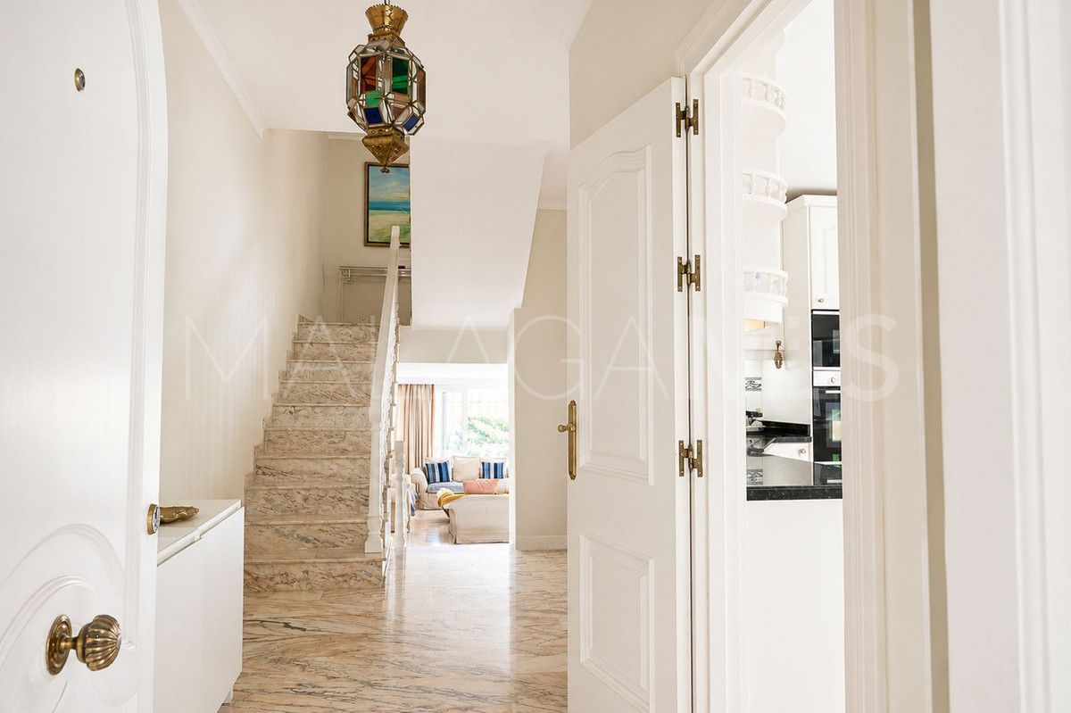 Torrequebrada, adosado with 5 bedrooms for sale