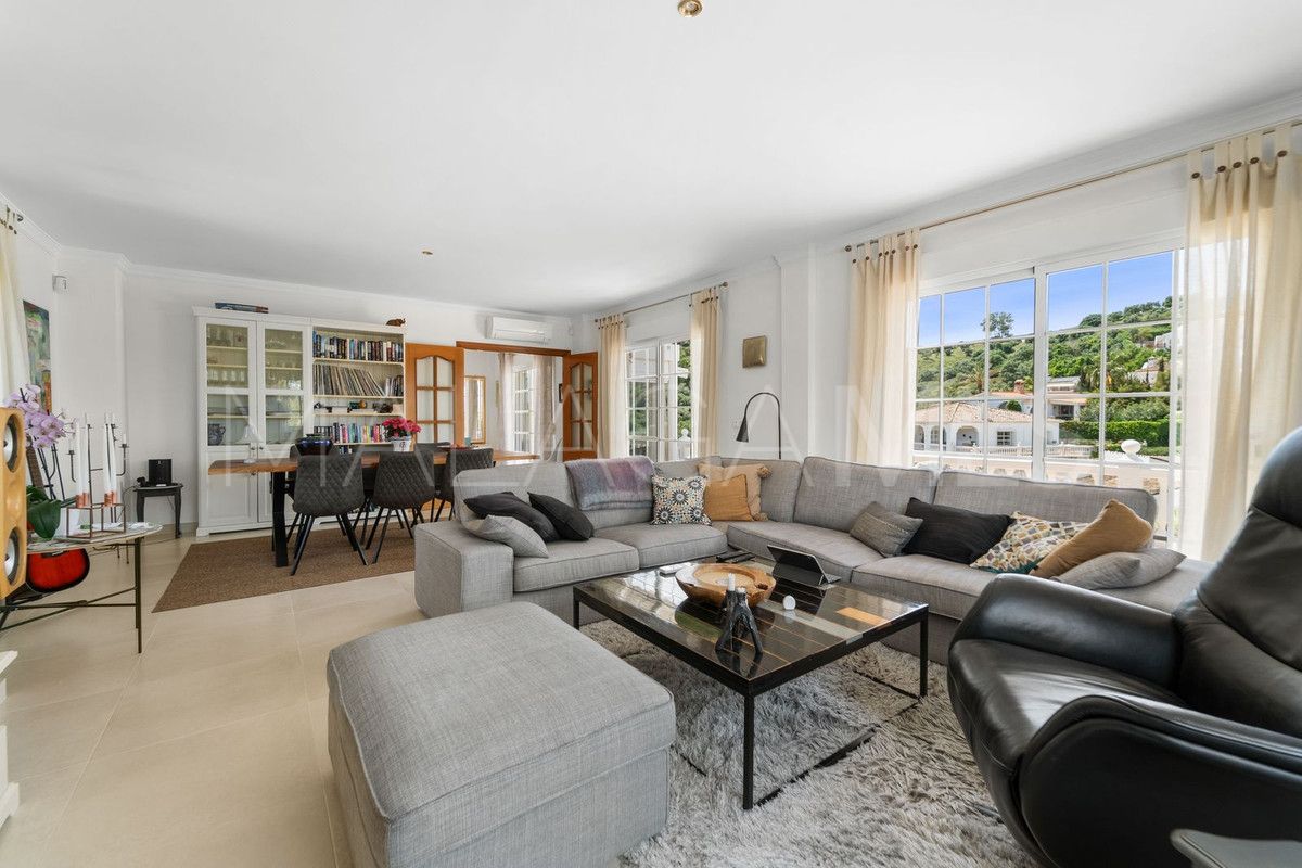 Villa for sale in Mijas