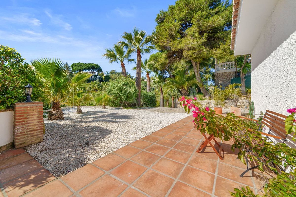 Calahonda, villa for sale with 5 bedrooms
