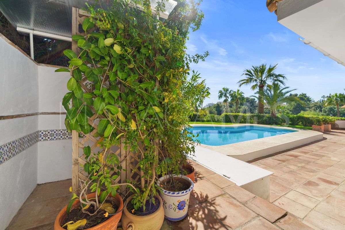 Calahonda, villa for sale with 5 bedrooms