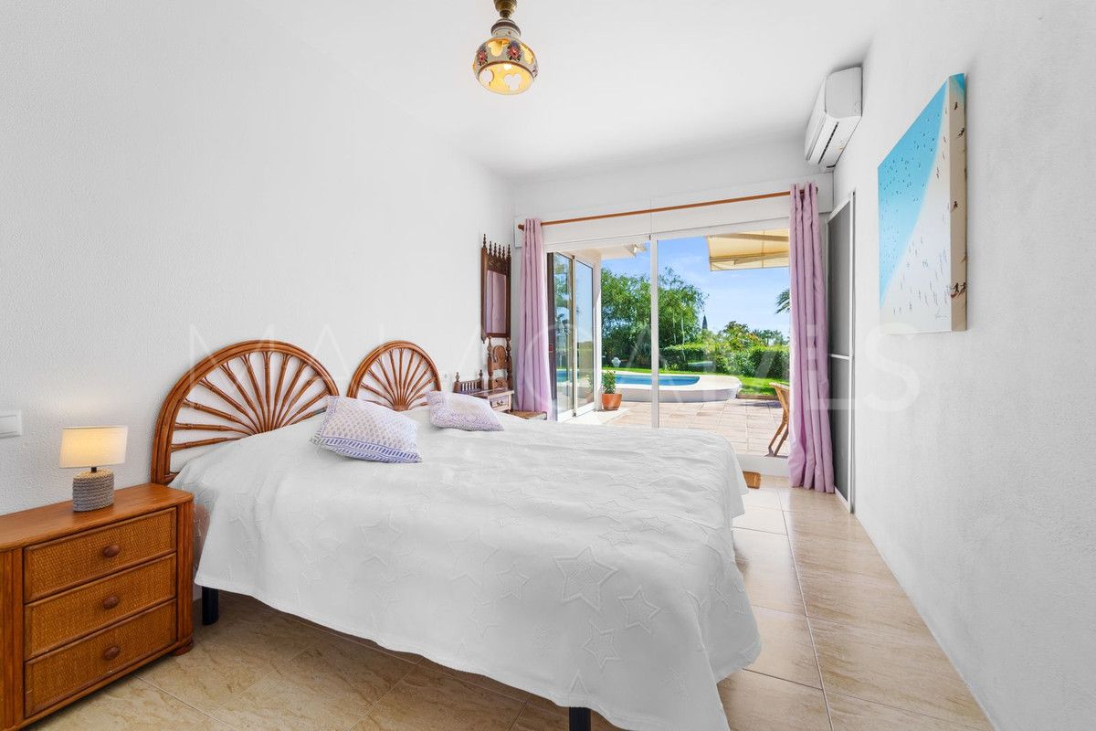 Calahonda, villa for sale with 5 bedrooms