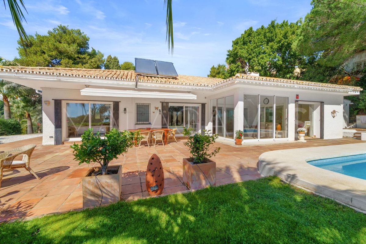 Calahonda, villa for sale with 5 bedrooms