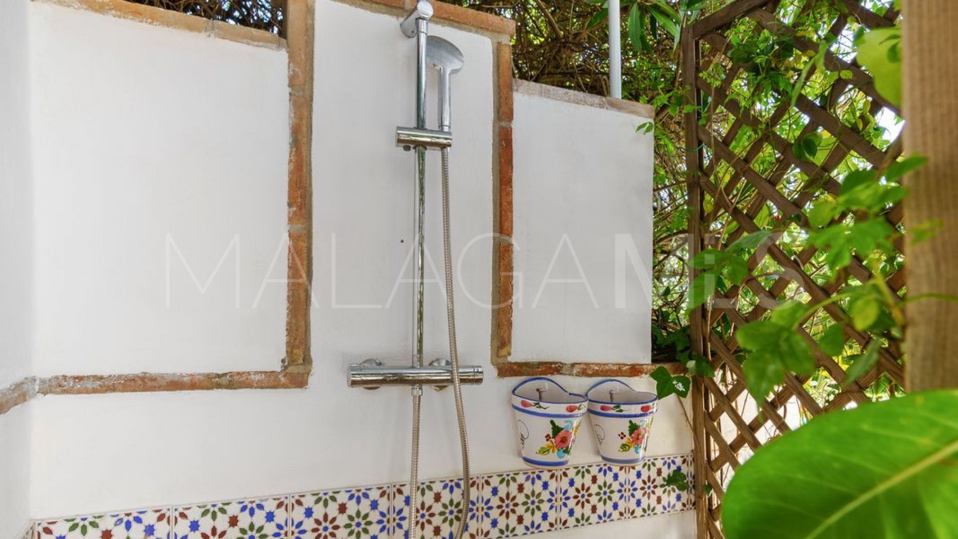 Villa for sale in Calahonda with 5 bedrooms